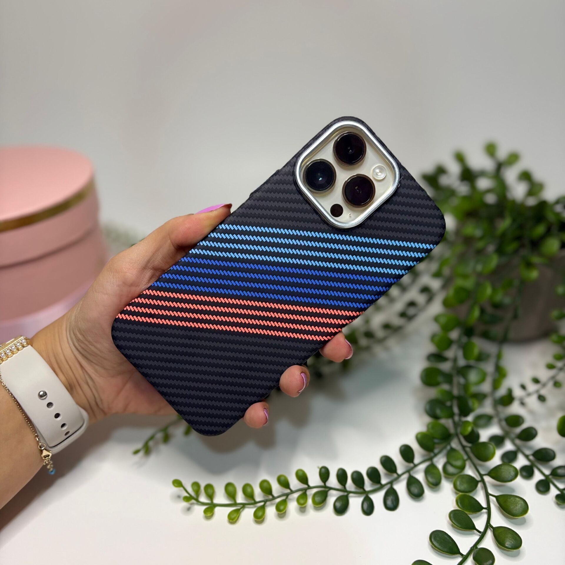 Carbon 'M' Case iPhone 11 Telefon Kılıfı